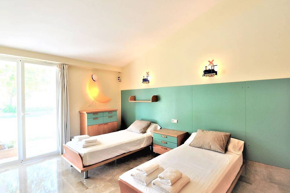 Villa con piscina y pista de tenis privada ideal para familias.  - Wifi Gratis in Bunyola, Mallorca Westen