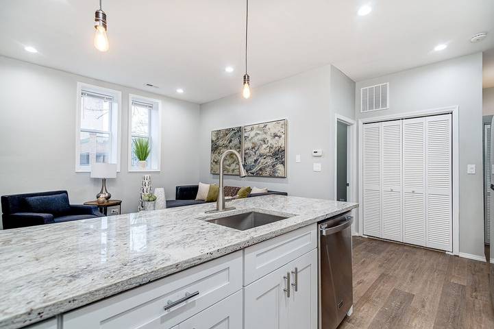 Vacation rental for 16 people in Lincoln Park