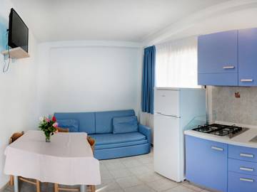 Vacation Rental for 6 Guests in Spiaggia Scialmarino, Gargano, Picture 4