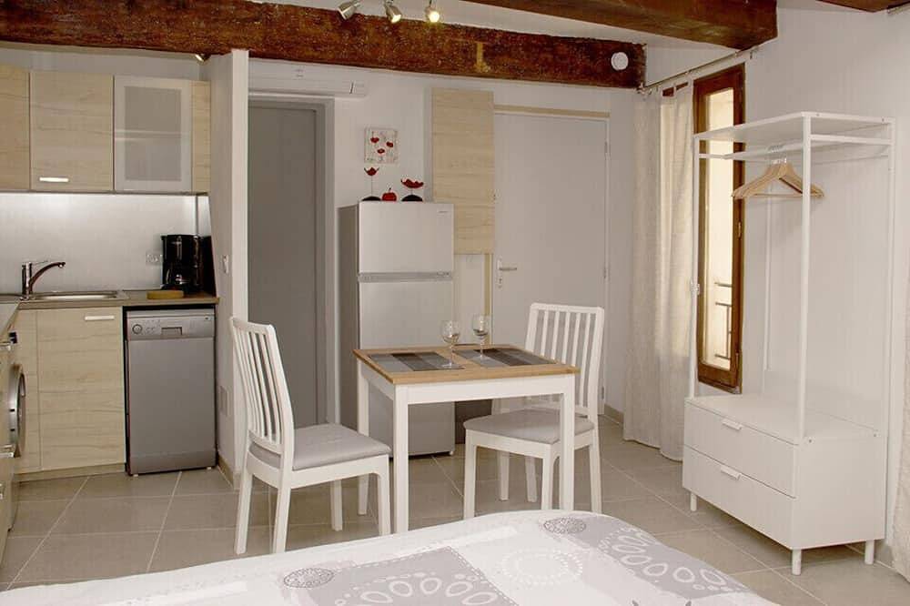 Appartement entier, Gîte les Iris <br>Studio 3 * Climatisé in L'Isle-sur-la-Sorgue, Vaucluse