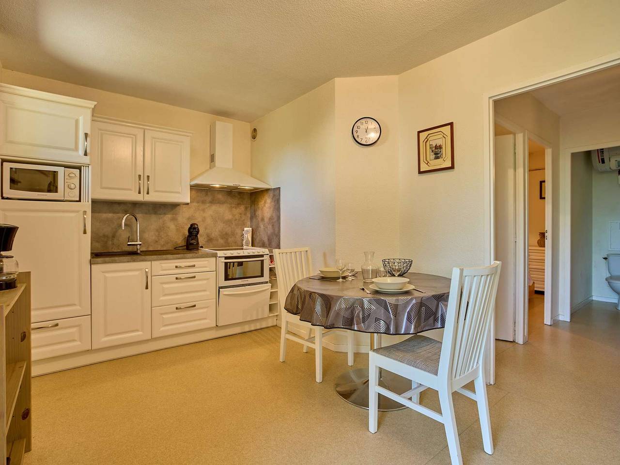 Appartement entier, Charmant T2 avec Balcon et Parking à Barbotan in Cazaubon, Gers