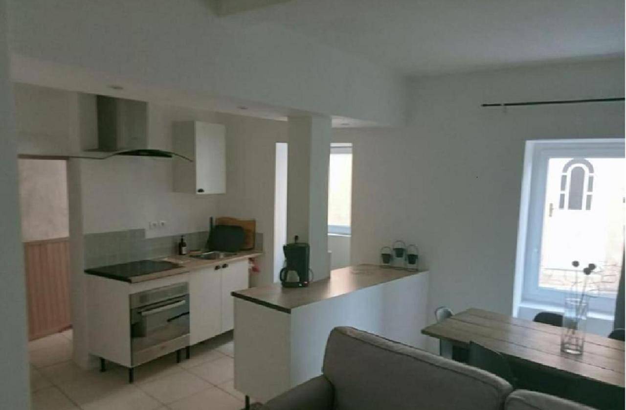 Three-Bedroom House in Pieusse, Région de Limoux
