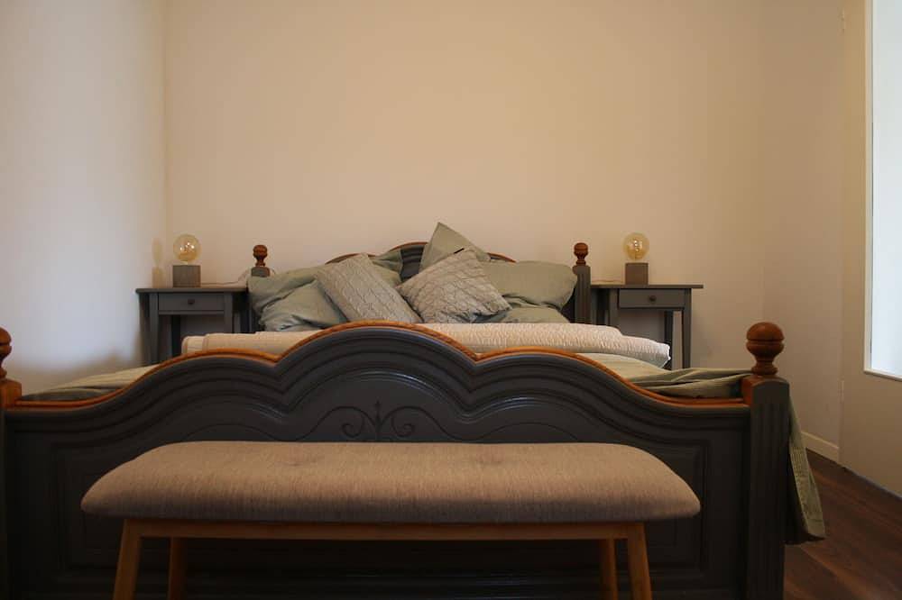 Ganze Wohnung, 2 Zimmer Fewo mit Außenpool und Sauna in Sulzfeld am Main, Fränkisches Weinland