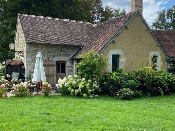 Gîte pour 3 personnes, avec jardin à Nocé