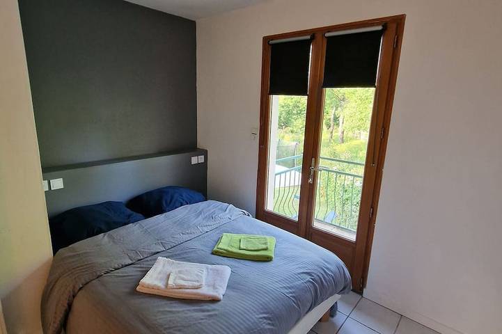 Location de vacances pour 15 personnes, avec jardin ainsi que balcon et piscine à Journiac - 4