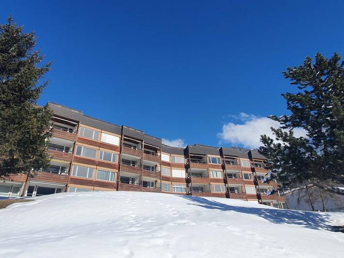 Ferienwohnung für 4 Personen, mit Balkon und Garten sowie Pool, kinderfreundlich in Savognin