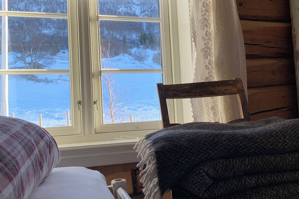 Old log cabin from 1830 with soul. in Oppdal