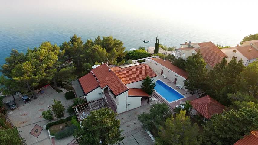 Ferienhaus für 21 Personen, mit Garten und Pool sowie Sauna, mit Haustier in Starigrad Paklenica
