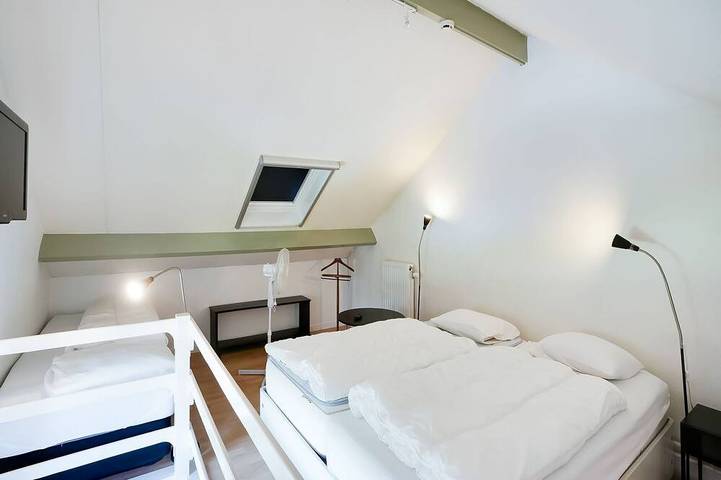 Location de vacances pour 18 personnes, avec terrasse ainsi que piscine et jardin dans Rémersdael - 2