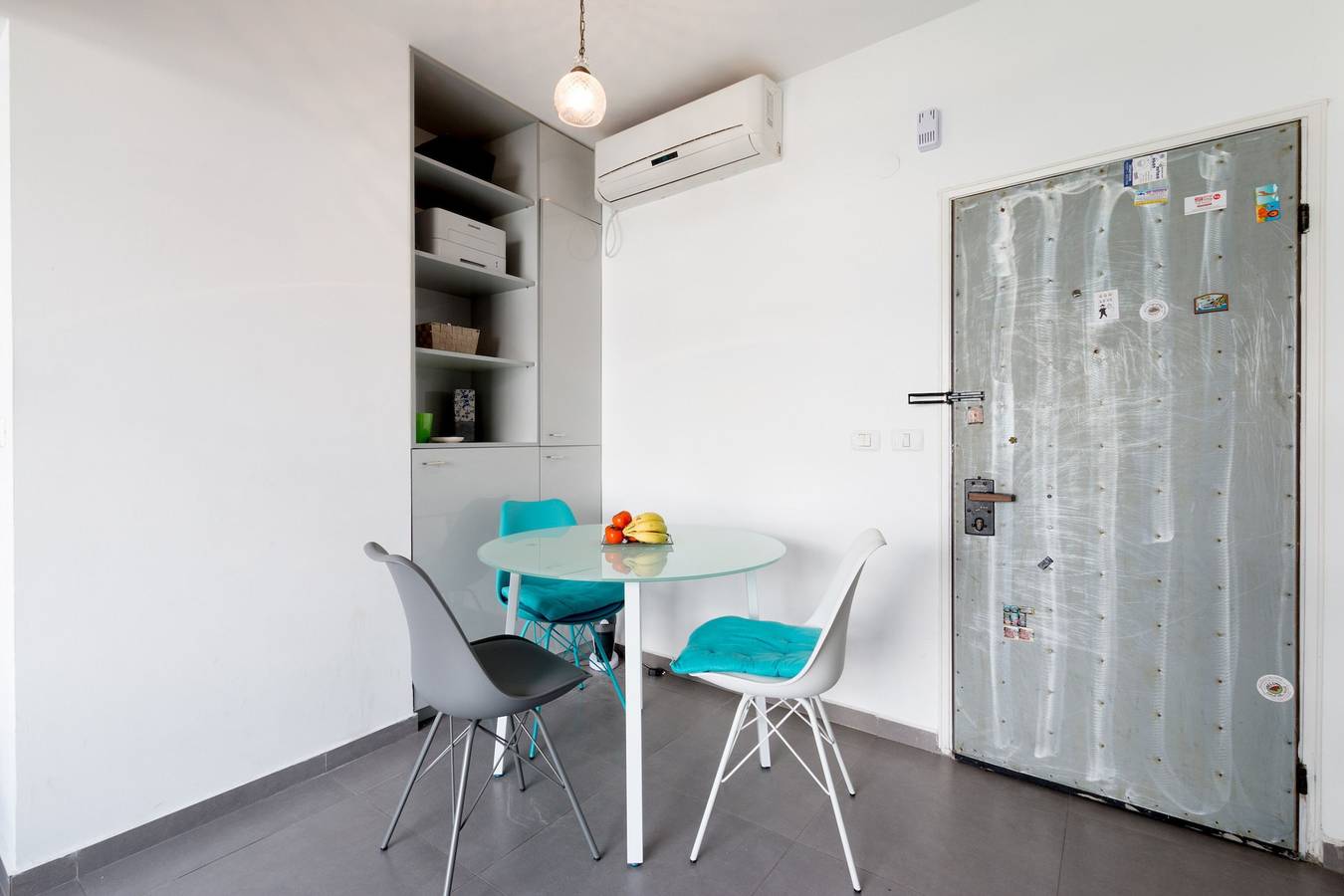 Entire apartment, Bright 2Br in Hype Neighborhood by Feelhome in Tel Aviv, Tel Aviv District