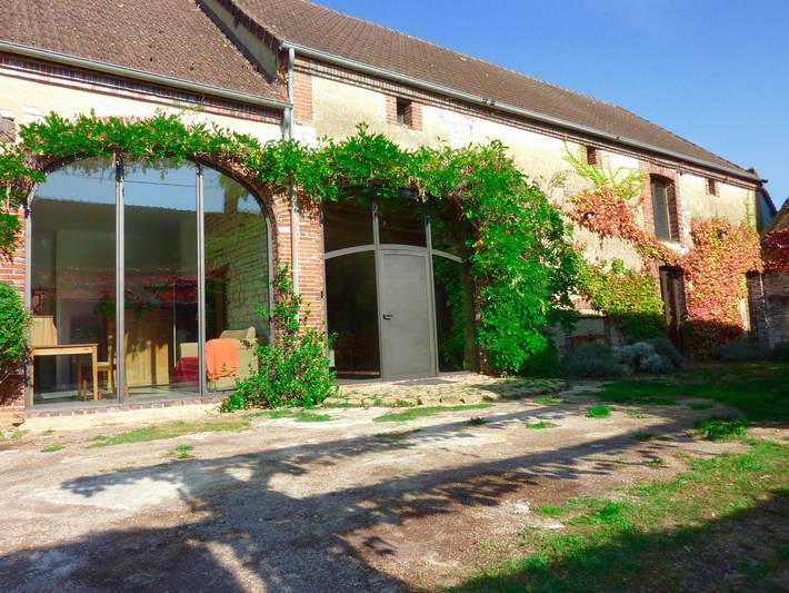 Gîte pour 15 personnes, avec jacuzzi, adapté aux familles dans Yonne