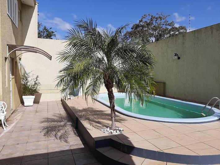 Casas e apartamentos de temporada para 2 pessoas, com balcão e piscina em Canoas