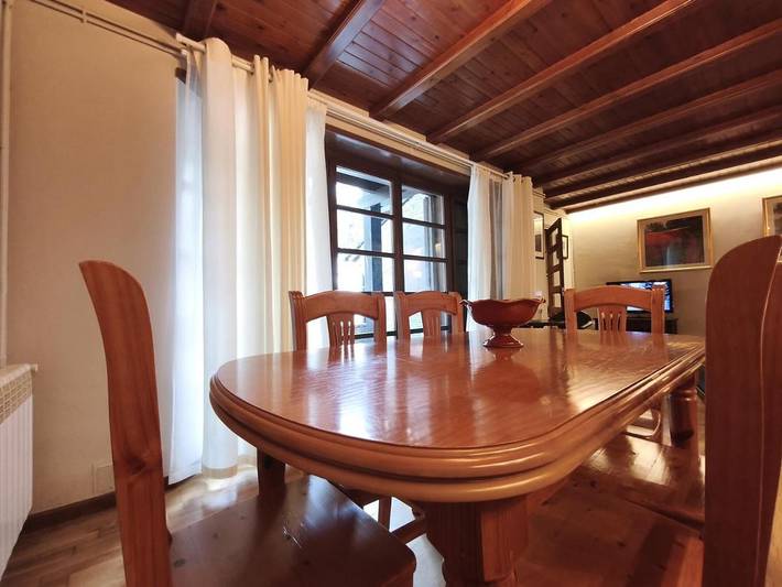 Gîte pour 6 personnes, avec vue et balcon dans Incles - 4