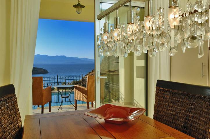 Location de vacances pour 5 personnes, avec Vue sur l’océan ainsi que Balcon/Terrasse et Jardin à Agios Nikolaos - 2