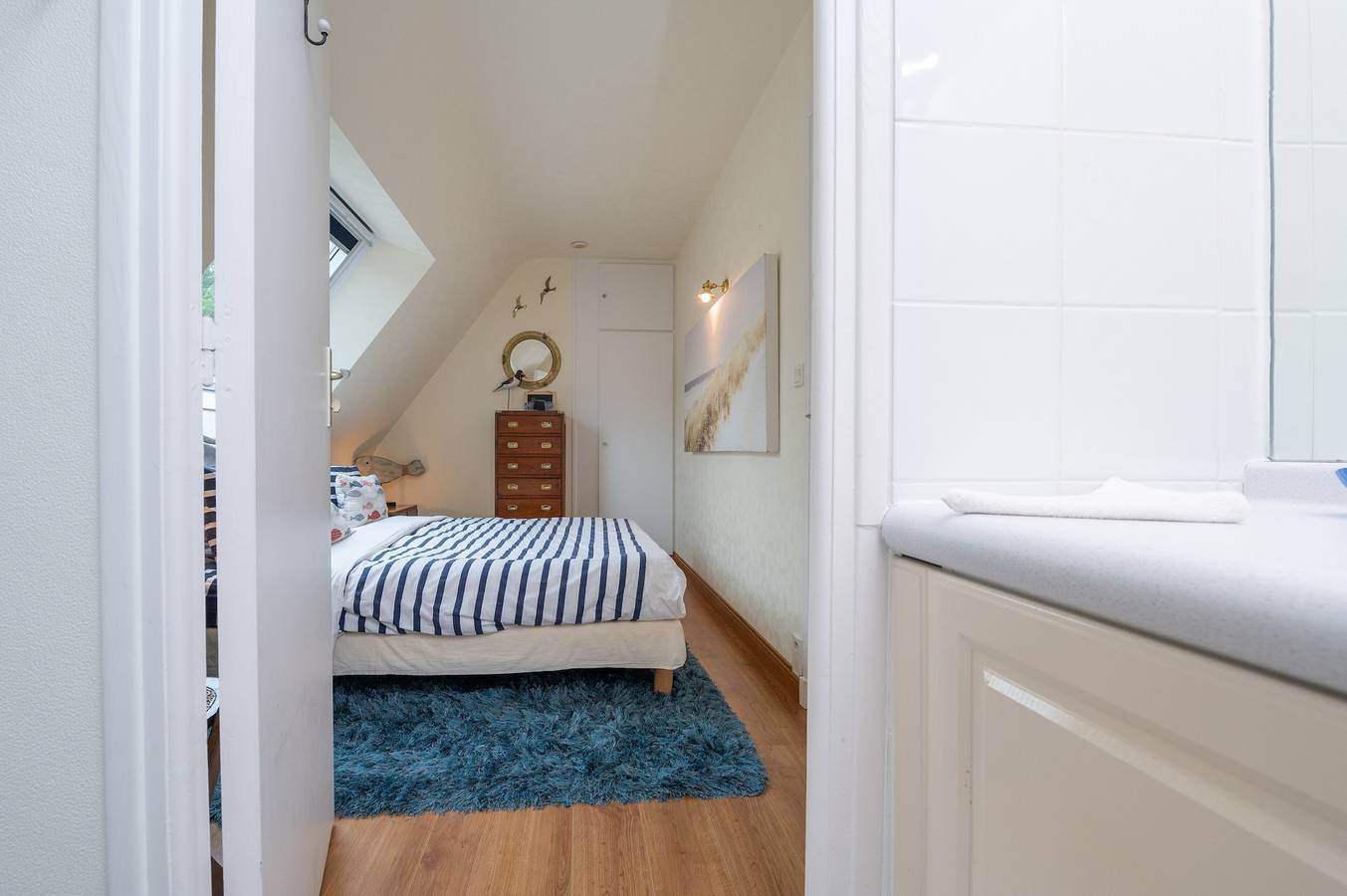 Chambre « Mer » avec piscine partagée, terrasse commune et Wi-Fi in Saint-Avé, Parc naturel régional du Golfe du Morbihan