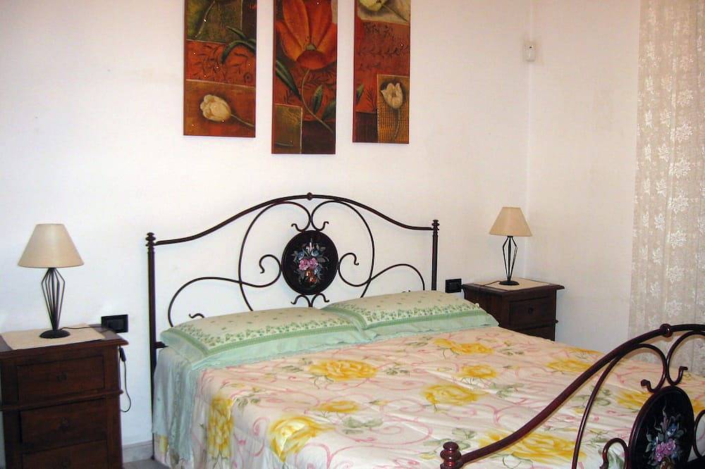 Casa con acceso directo al mar - Porto Pino in Playa de Porto Pino, Porto Pino
