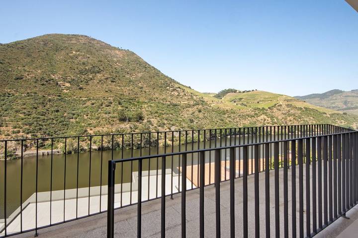 Unterkunft in einer Ferienanlage 'Quinta Da Pedra Caldeira A' mit Bergblick, Wi-Fi und Klimaanlage in Fontelo, Douro-Tal