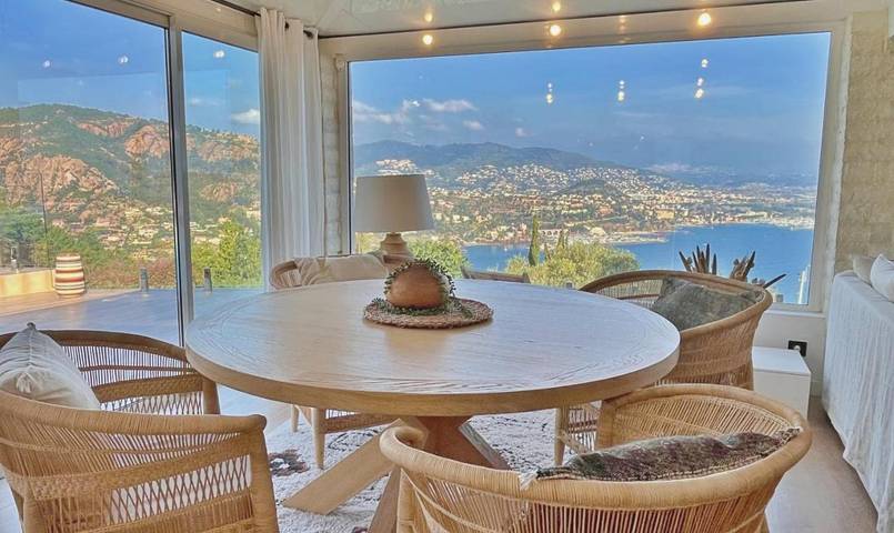 Villa pour 6 personnes, avec jardin ainsi que jacuzzi et piscine à Théoule-sur-Mer - 4