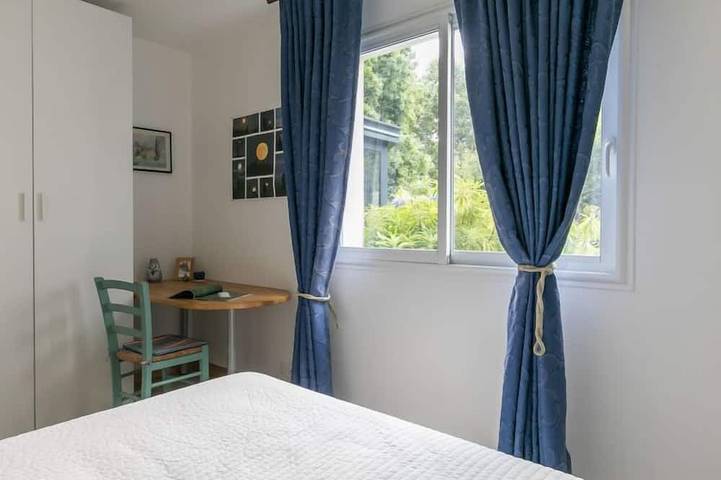 Location de vacances pour 8 personnes, avec jardin et terrasse à Gouesnach - 3