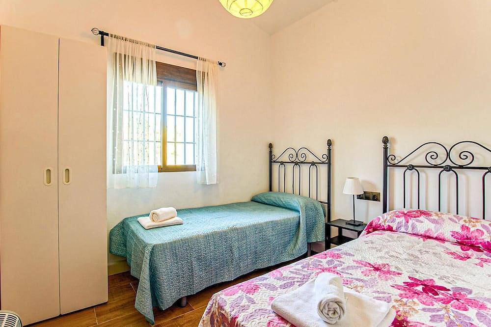 Awesome home in Colmenar with Wifi in Colmenar, Málaga Province