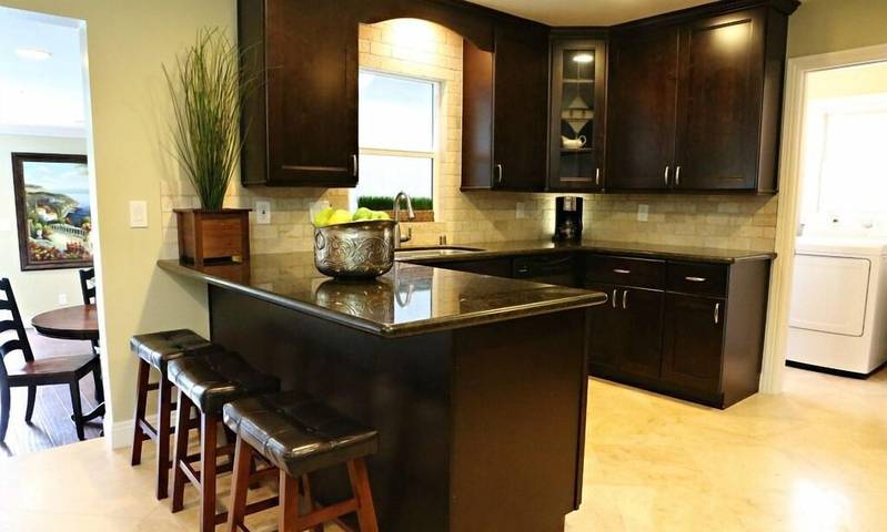 Vacation rental for 13 people, with hot tub and terrace in Anaheim