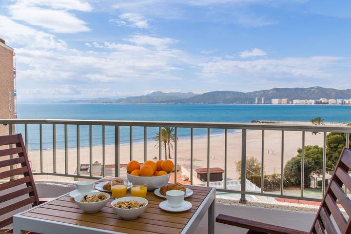 Appartement de vacances pour 4 personnes, avec Vue sur l’océan et Balcon ainsi que Terrasse et Jardin