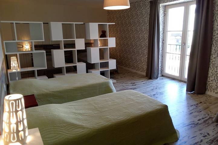 Location de vacances pour 15 personnes, avec terrasse à Lerné - 4