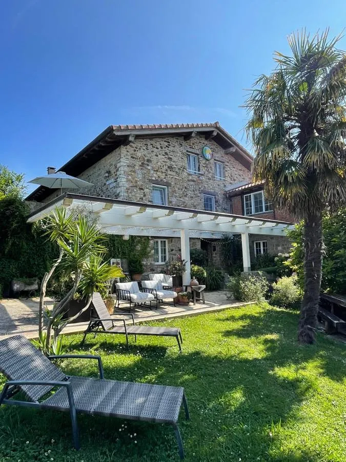 Country house for 2 people, with view and terrace as well as garden - 1