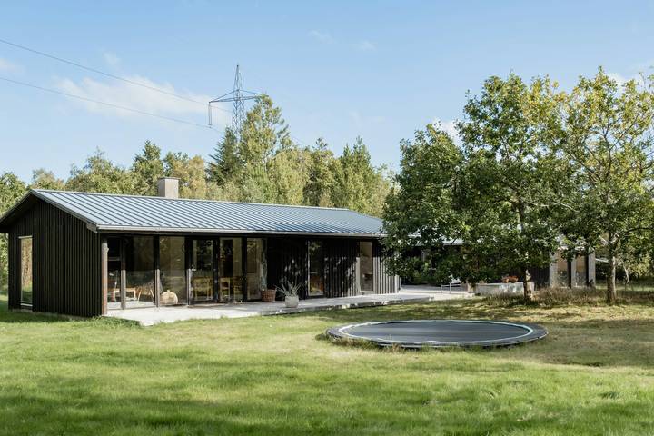 Ferieudlejning for 9 personer, med terrasse og sauna, børnevenlig i Lyngså