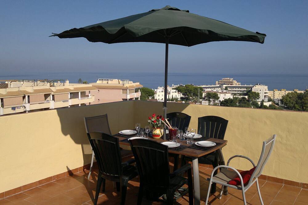 Geheel appartement, Luxe penthouse Prive dakterras Bbq Gratis wi-fi zat A / C Ideale locatie in Playa de Torreblanca, Fuengirola