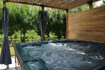 Gîte pour 4 personnes, avec terrasse ainsi que jacuzzi et jardin, animaux acceptés à Coulon