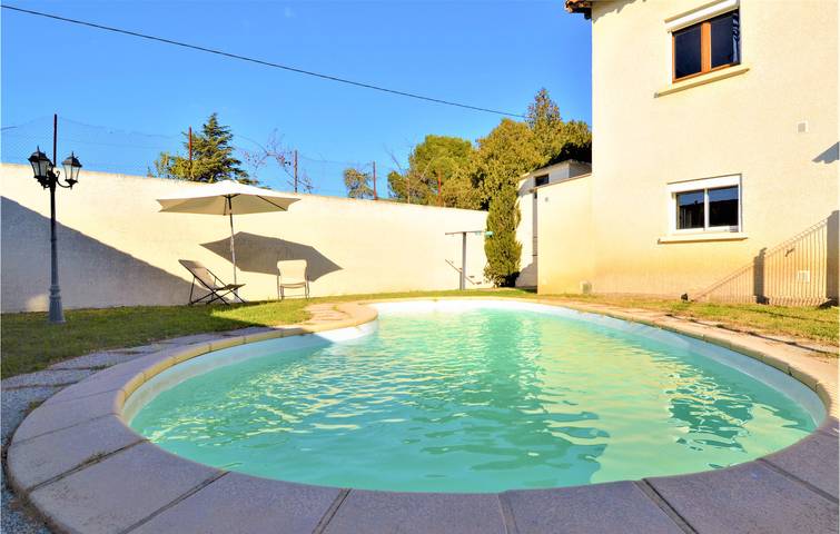 Location de vacances pour 6 personnes, avec terrasse et piscine à Vauvert - 3