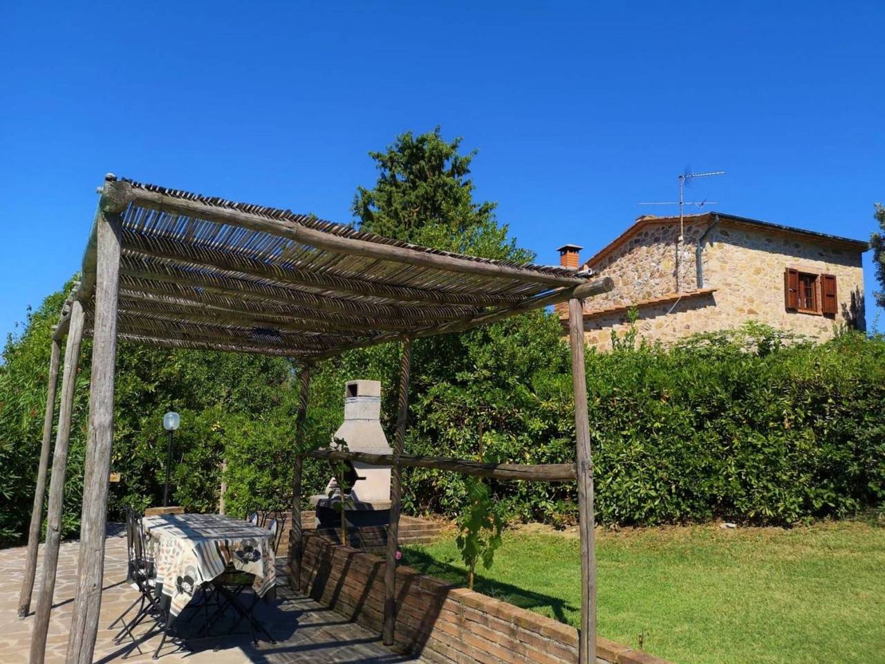 Villa Martina in Pomarance, Riserva Naturale di Monterufoli