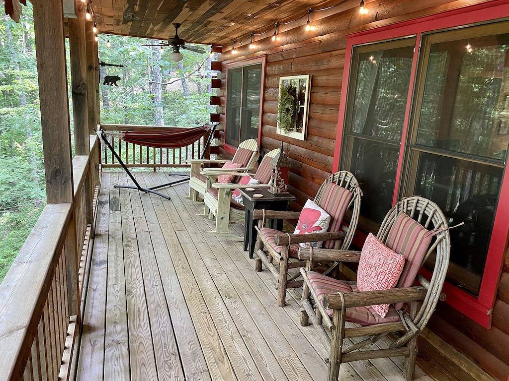 The Red Roof Cottage in Cherry Log Mountain in Cherry Log, Chattahoochee National Forest