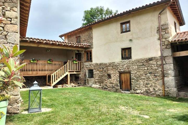 Gîte pour 4 personnes, avec Terrasse et Jardin