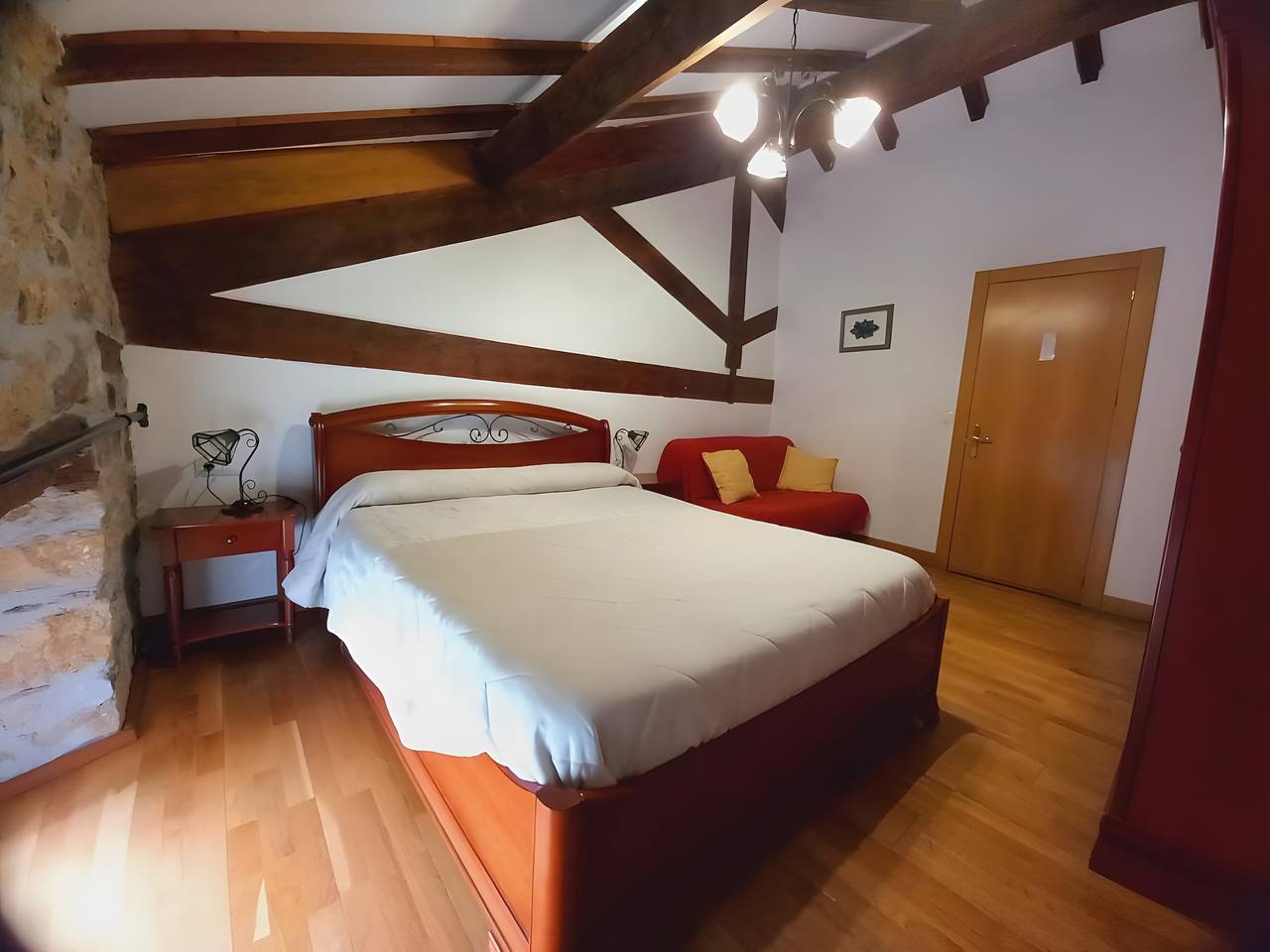‘Apartamento P’ met gedeeld zwembad en tuin, Wi-Fi en airconditioning, foto 7