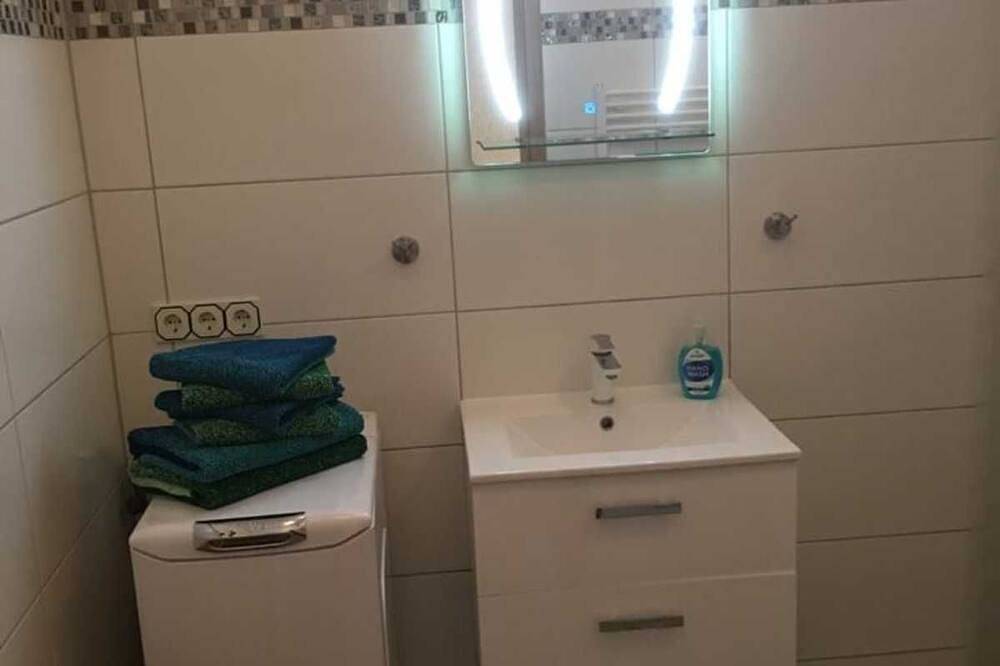 Apartamento entero, Vacation apartment 2 Alte Kaserne - Holiday apartments Alte Kaserne close to Lake Drewen in Wesenberg, Mecklenburg-Strelitz