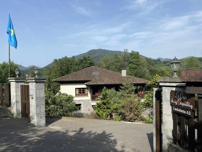 Casa rural para 4 personas, con jardín y terraza en Parres - 2