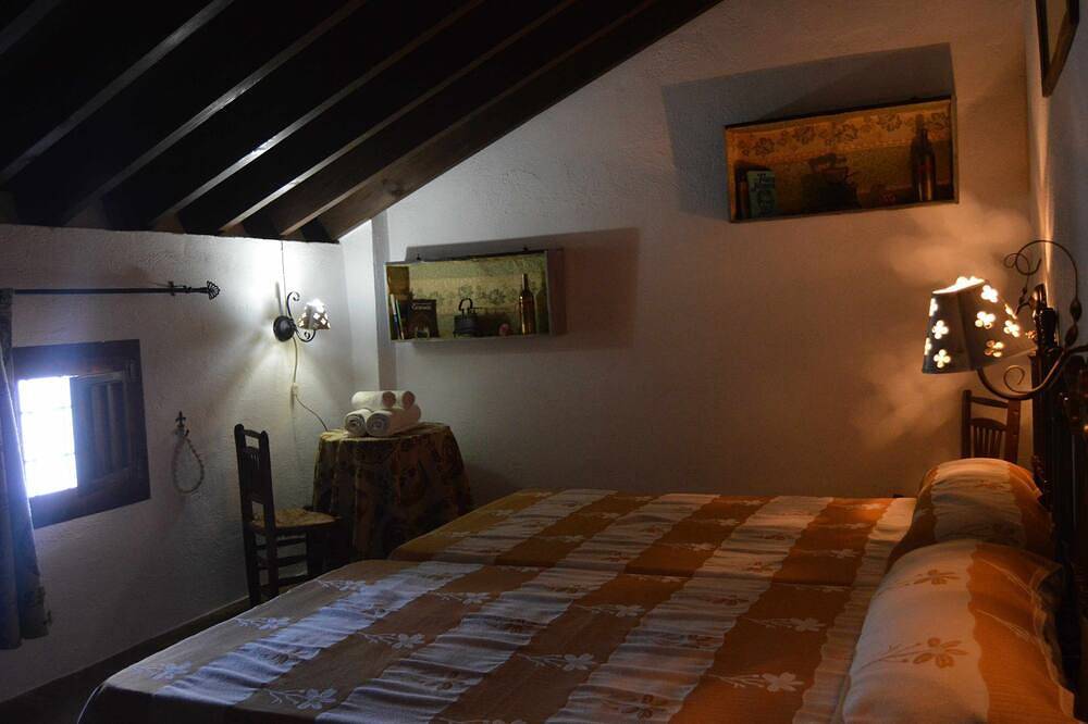 Gran casa de vacaciones en el oeste de Granada centro de andalucía in Fuentes de Cesna, Algarinejo