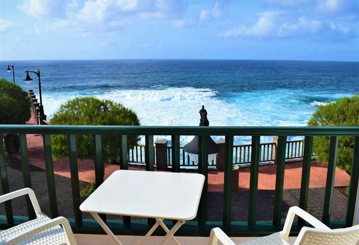 Ferienhaus für 4 Personen, mit Balkon und Terrasse sowie Pool und Ausblick