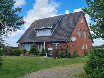 Ferienwohnung für 4 Personen, mit Ausblick und Garten sowie Seeblick, kinderfreundlich in Goting