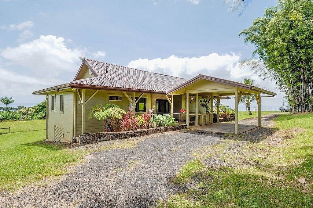 Promotion New Bnb Hilo Orchard Farm mit Fluss und Tieren in Pepeekeo, Hamakua