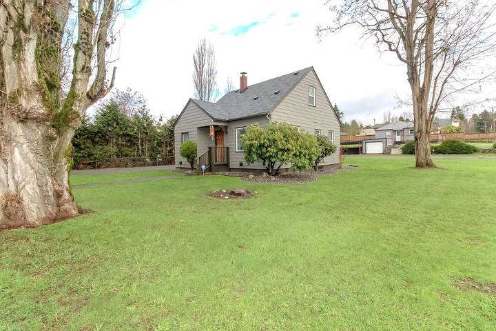 Vacation rental for 4 people, with terrace and yard in Tacoma