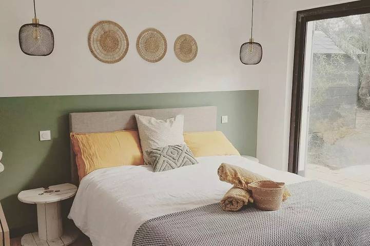 Location de vacances pour 8 personnes, avec jacuzzi et jardin dans Plage de Trousse-Chemise - 2