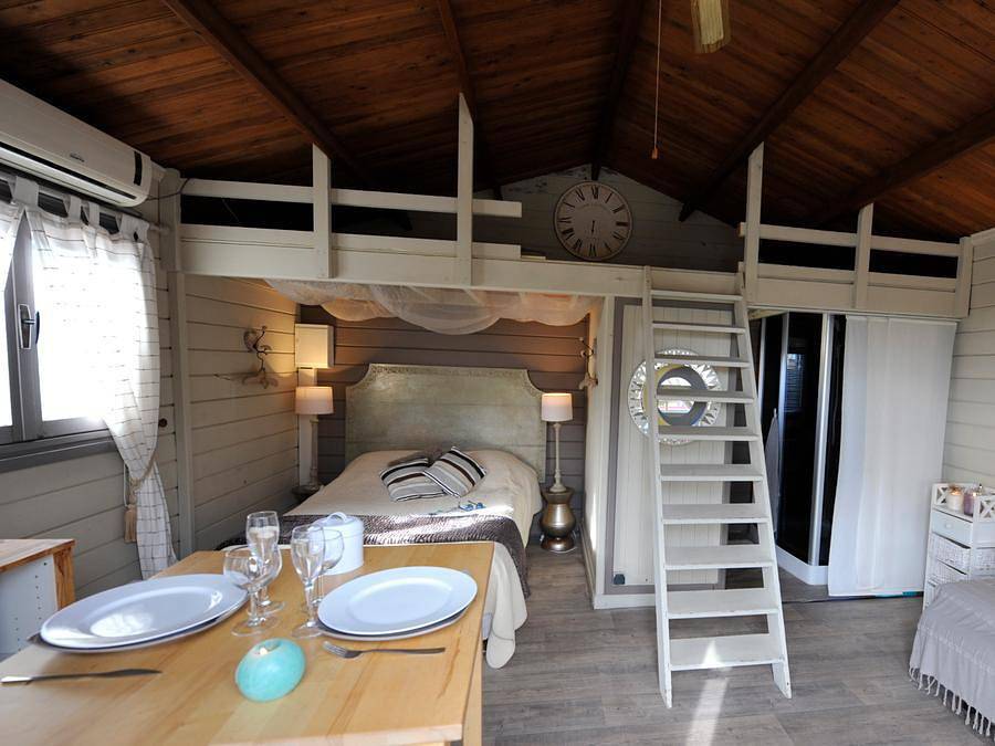 Camping Préjoly - Chambre 2 personnes - Chambre d'hôte 1 chambre 2 personnes in Hondschoote, Région de Dunkerque