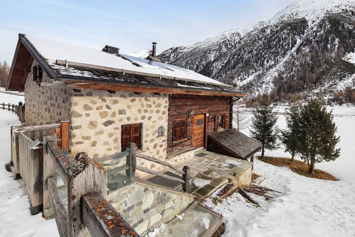 Ferielejlighed for 2 personer, med have i Livigno