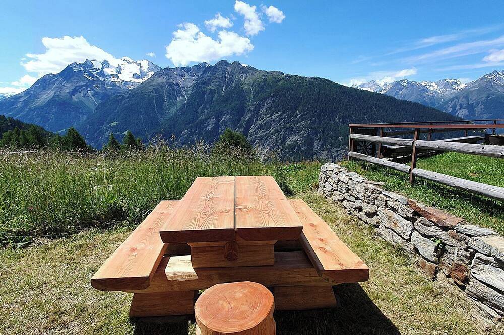 Ganze Wohnung, Heimelige Wohnung in einem authentischen Walliser Haus (Gspon/Wallis/Schweiz) in Staldenried, Walliser Alpen