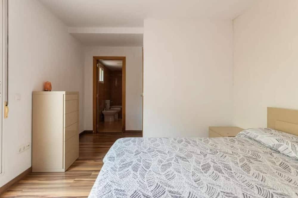 Apartamento entero, Piso ideal para familias, hasta 8 personas, fácil aparcar in Catarroja, Costa de Valencia