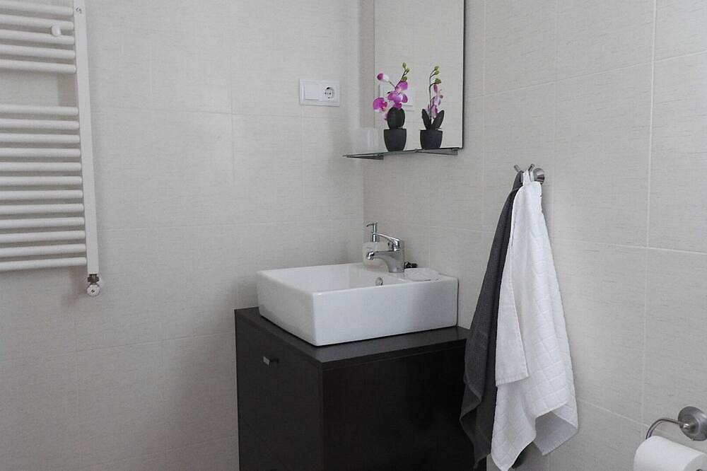 Nueva casa adosada en primera línea, bellamente amueblada, piscina privada, aire acondicionado completo, Wi-Fi in Mar Menor Polaris World, Torre-Pacheco