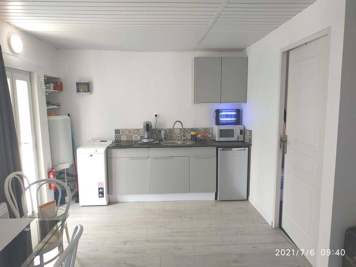 Appartement entier, Apartment with Mountain View in Le Boulou, Région de Céret